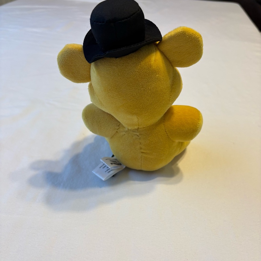 2016 Funko Five Nights at Freddy’s Golden Freddy and Foxy the Pirate plush toys - Picture 4 of 10